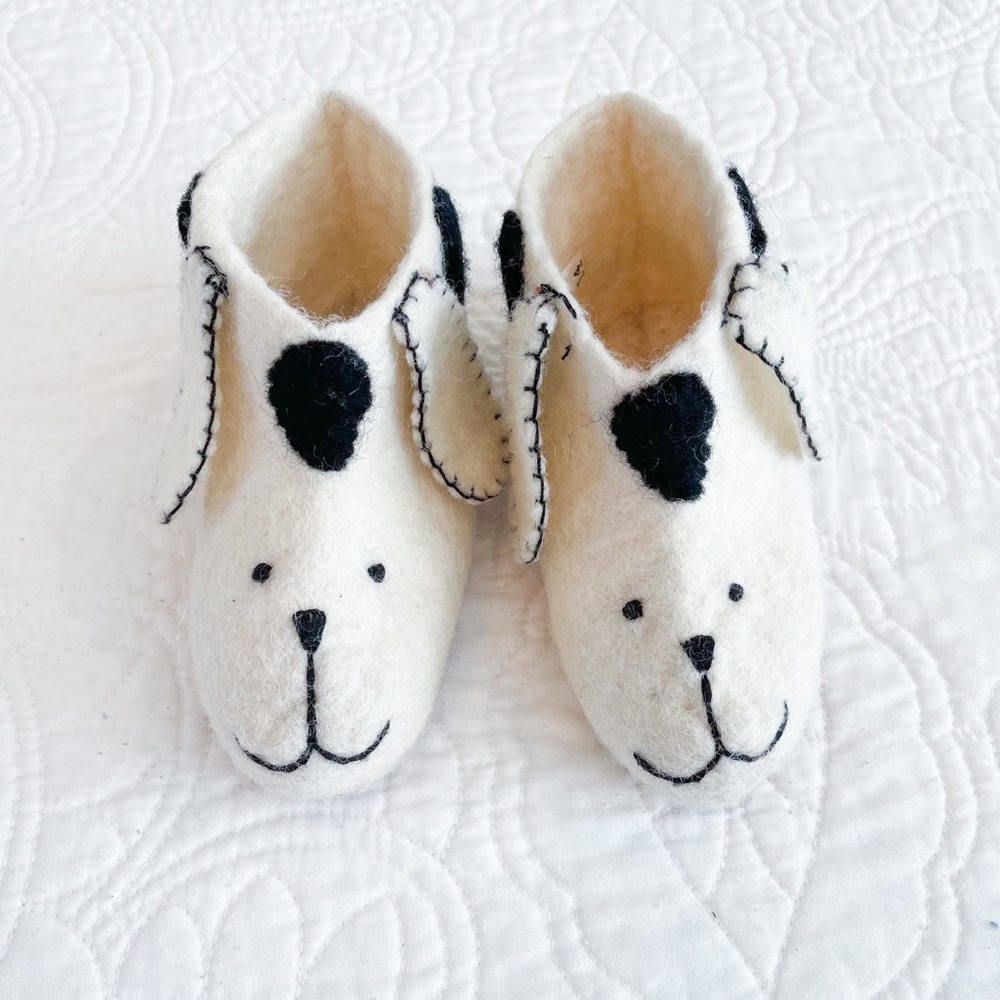 Walking Lotus Wool White Black Dog Slip On Shoes